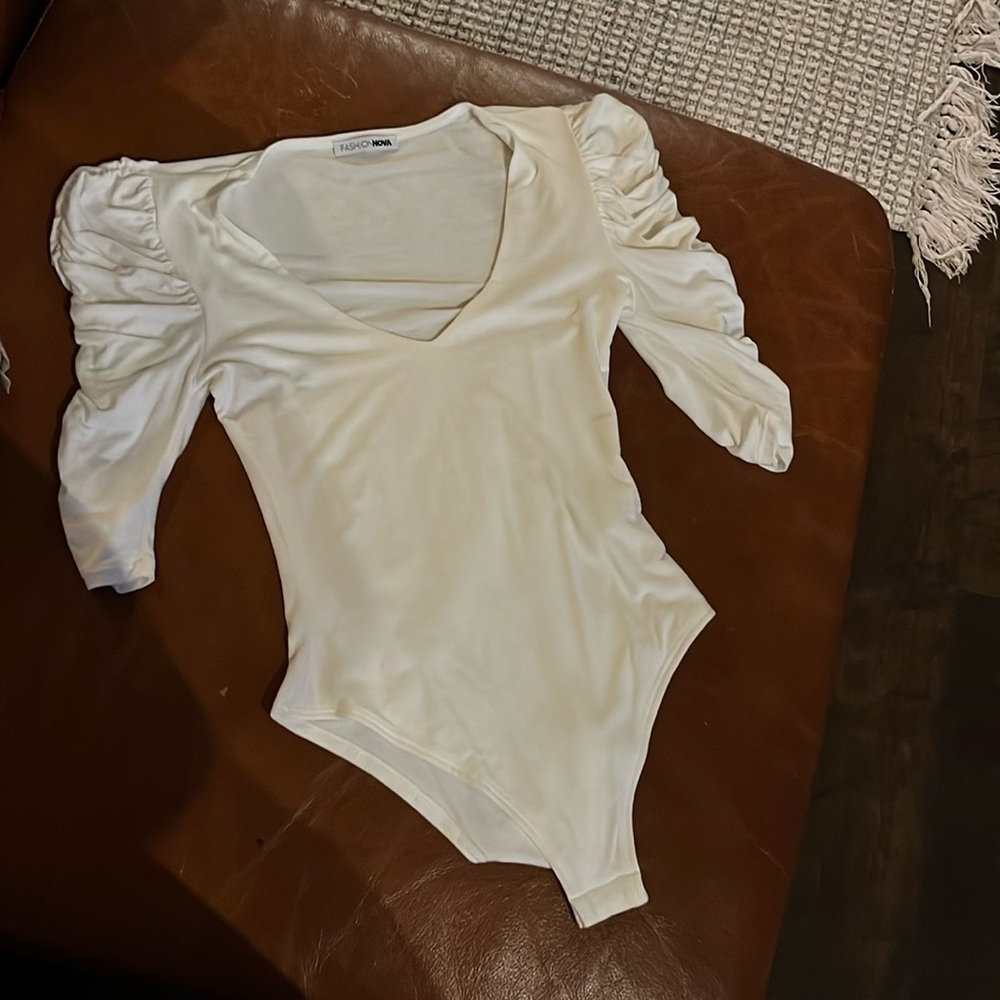 FASHION NOVA Ruched sleeve body suit